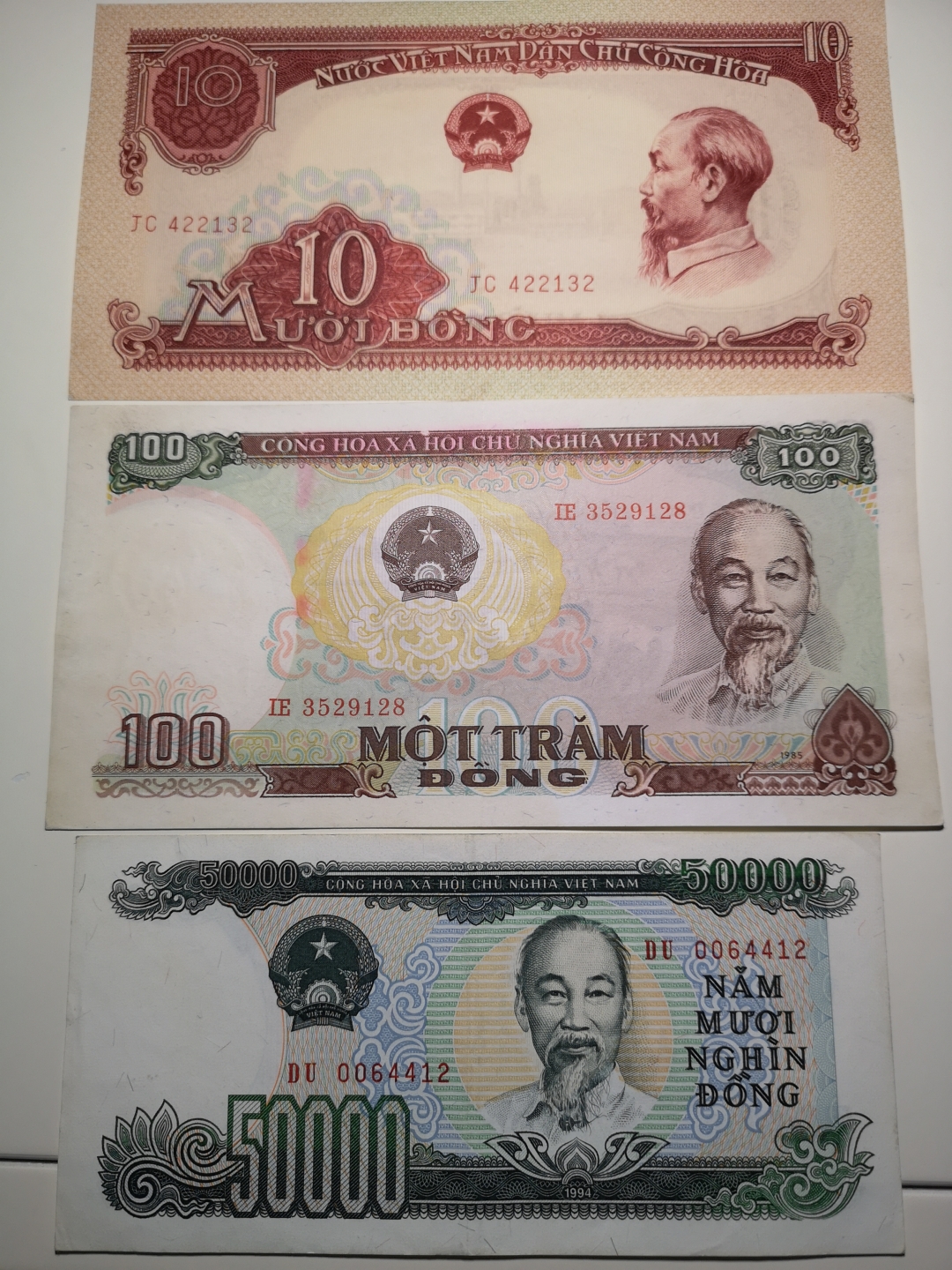 《外钞收藏家》第六十三期拍卖 越南三张 10没有印折 起他两张见图