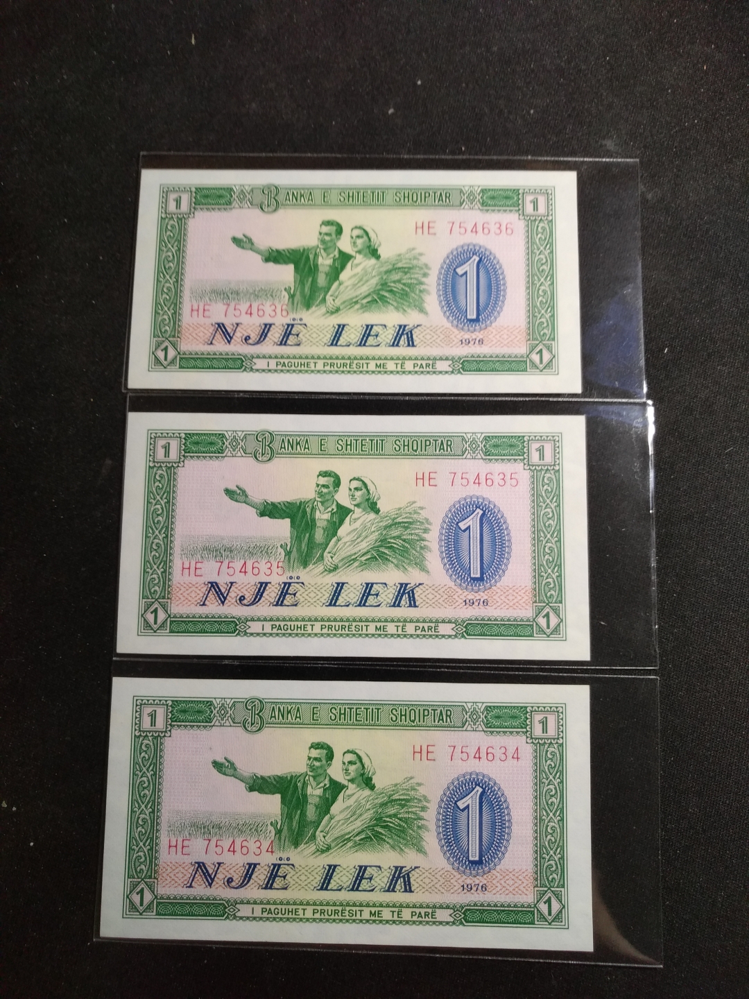 【鲸贝乐淘】第来号拍卖 【中国代印】1976年阿尔巴尼亚1元三连号