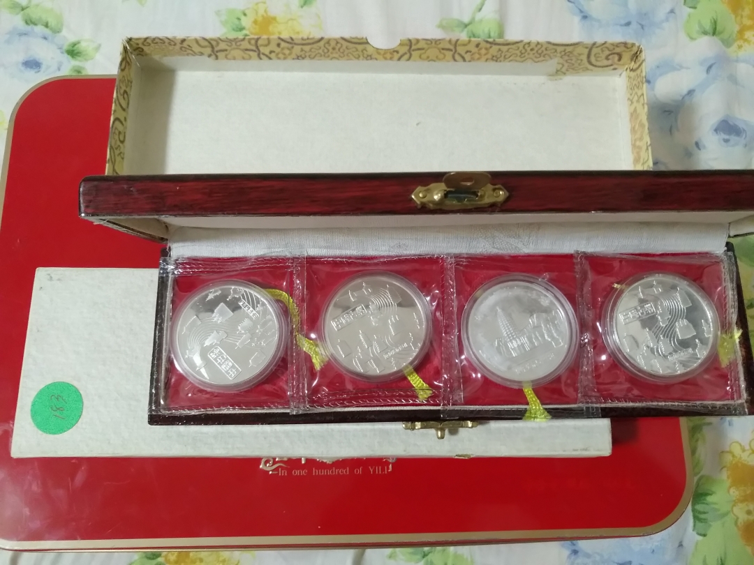 【鲸贝乐淘】第来号拍卖 【中国银章】1984年中国古塔银章一套，镀银