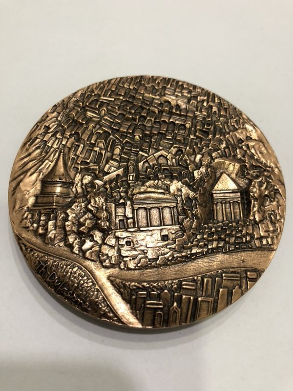 麦朵尔俱乐部成立4周年拍卖活动 法国耶路撒冷