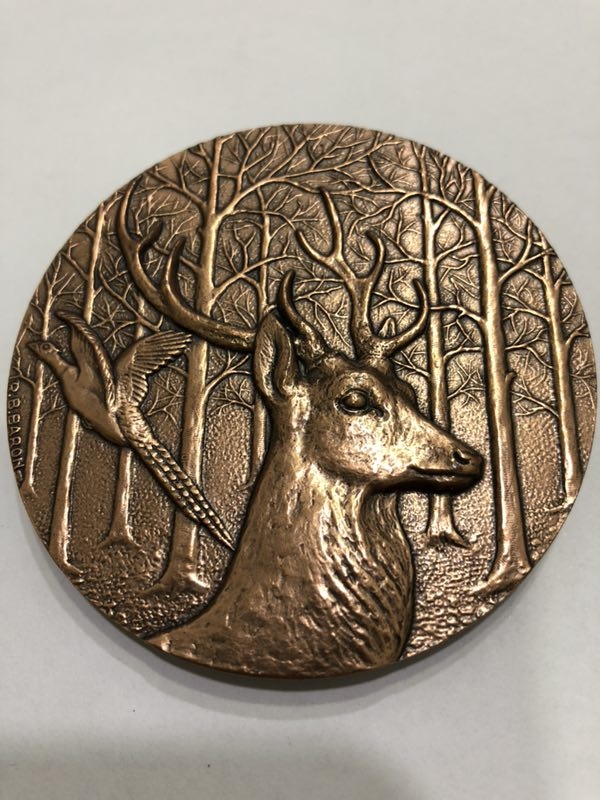 麦朵尔俱乐部成立4周年拍卖活动 鹿与古堡