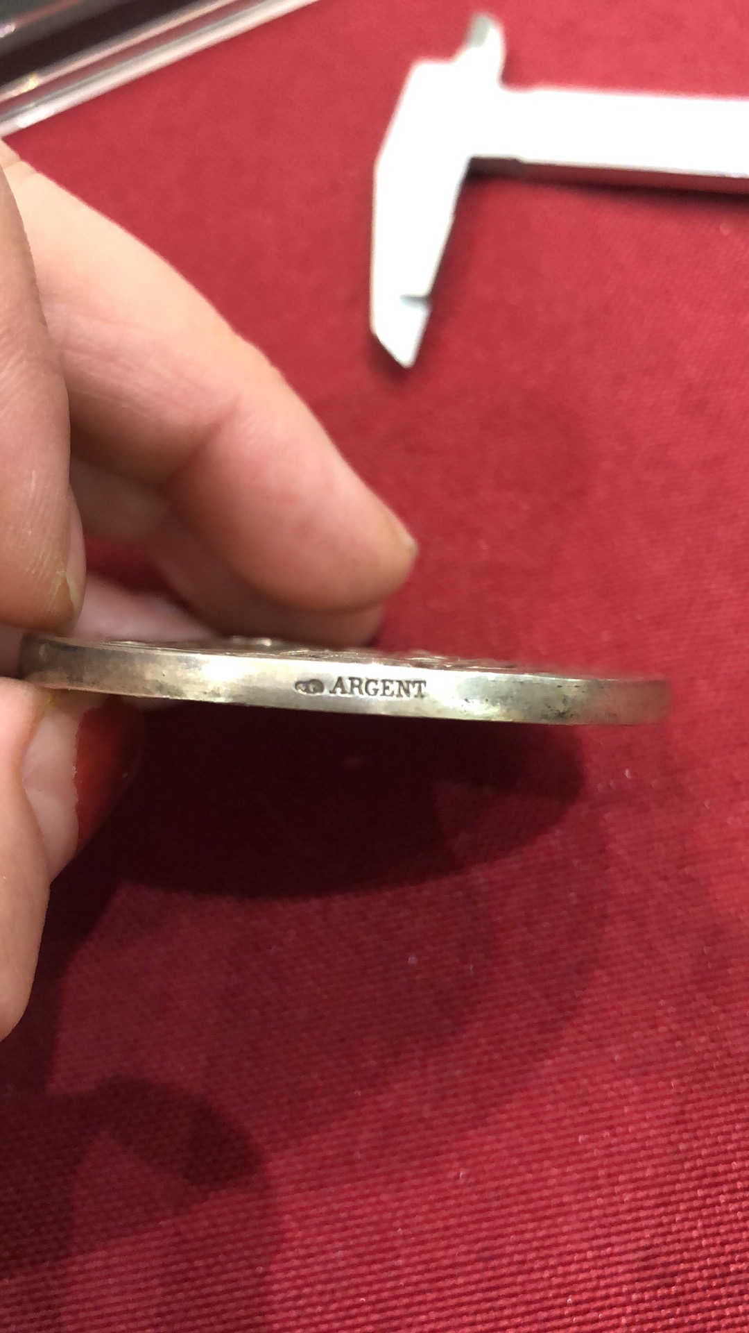 麦朵尔俱乐部成立4周年拍卖活动 丰收