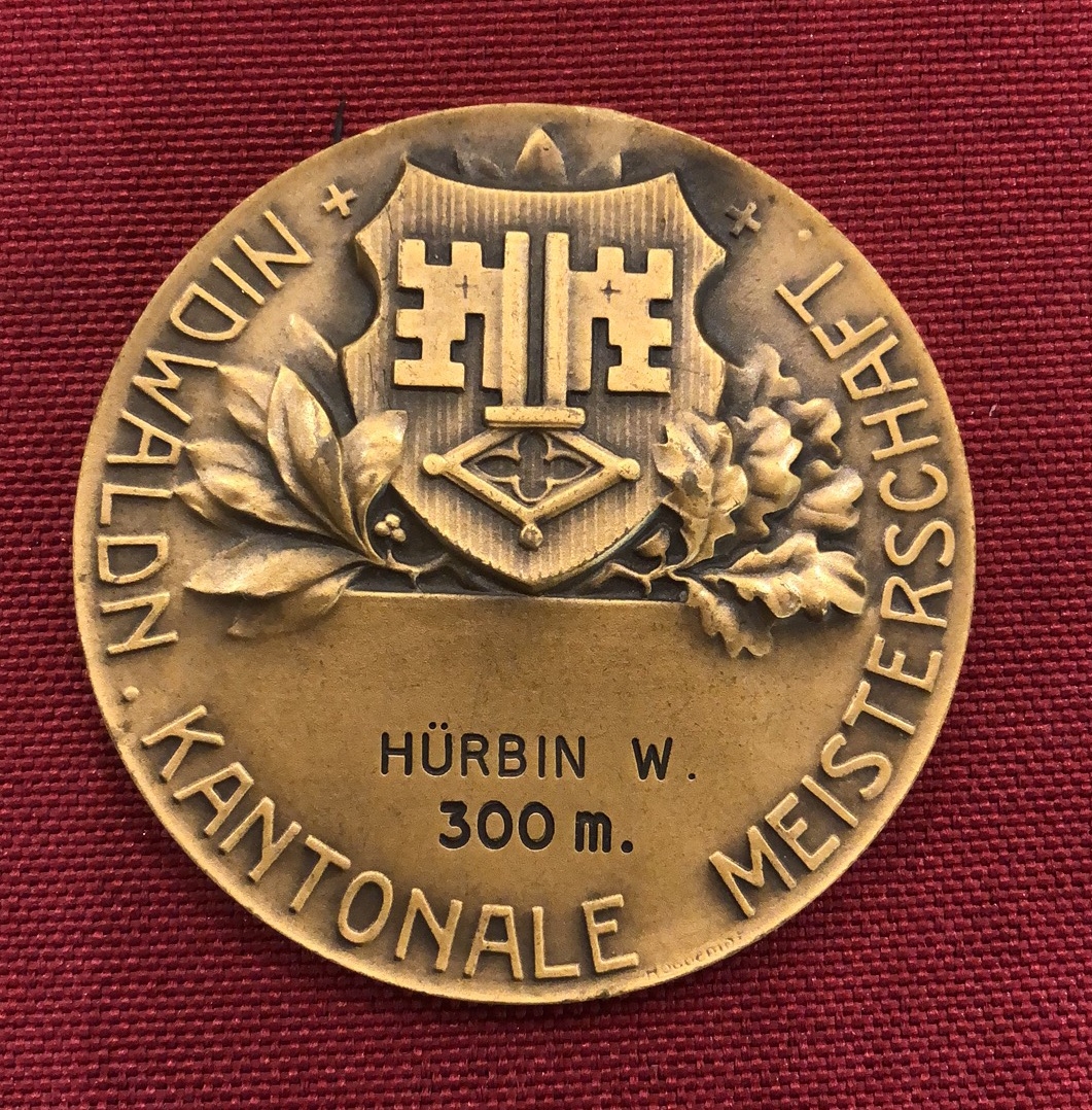 麦朵尔俱乐部成立4周年拍卖活动 射击比赛奖章