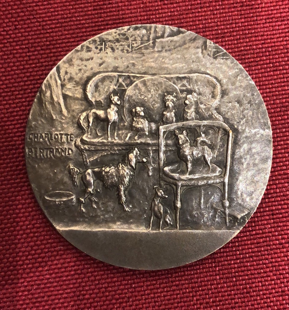 麦朵尔俱乐部成立4周年拍卖活动 犬博览会