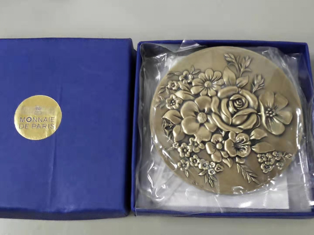 麦朵尔俱乐部成立4周年拍卖活动 欢乐之花（心花怒放）