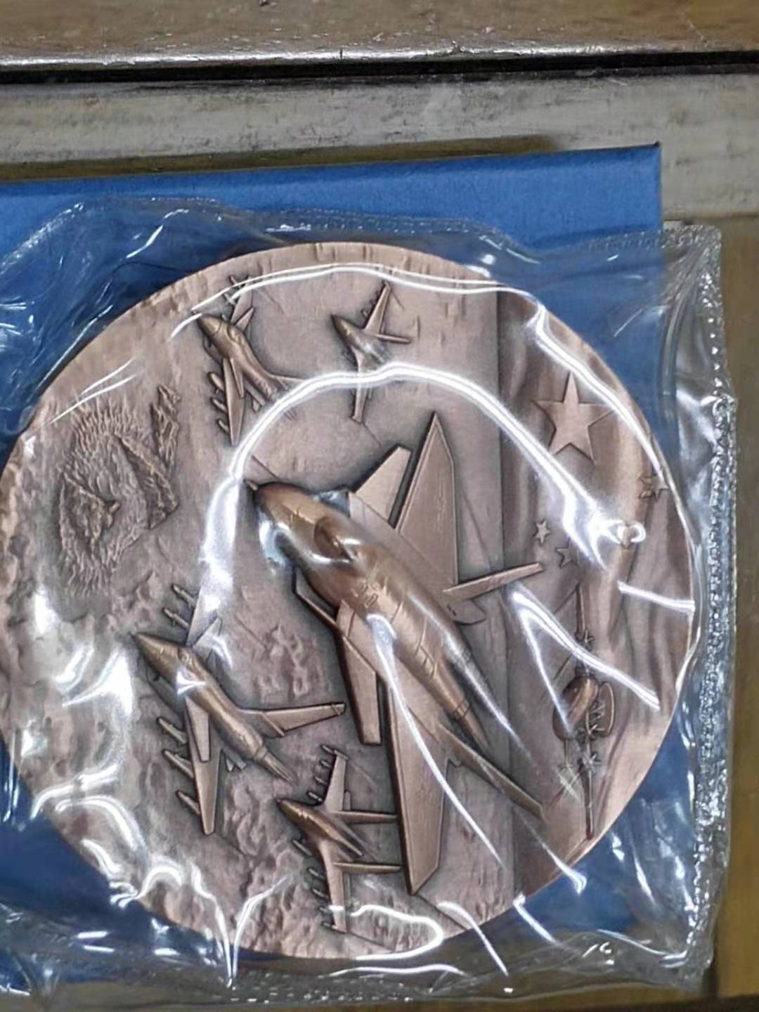 麦朵尔俱乐部成立4周年拍卖活动 靓号1号 中国首款隐形战斗机