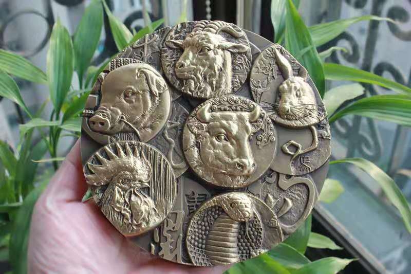 麦朵尔俱乐部成立4周年拍卖活动 上海造币厂最大规格铜章155毫米 罗永辉大师作品 12生肖总汇