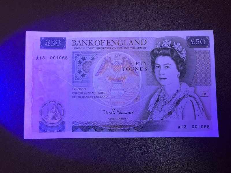 收藏联盟第八十期拍卖 英国D序列50镑 女王水印A冠千位小号 S/N:A3 001068 UNC绝品