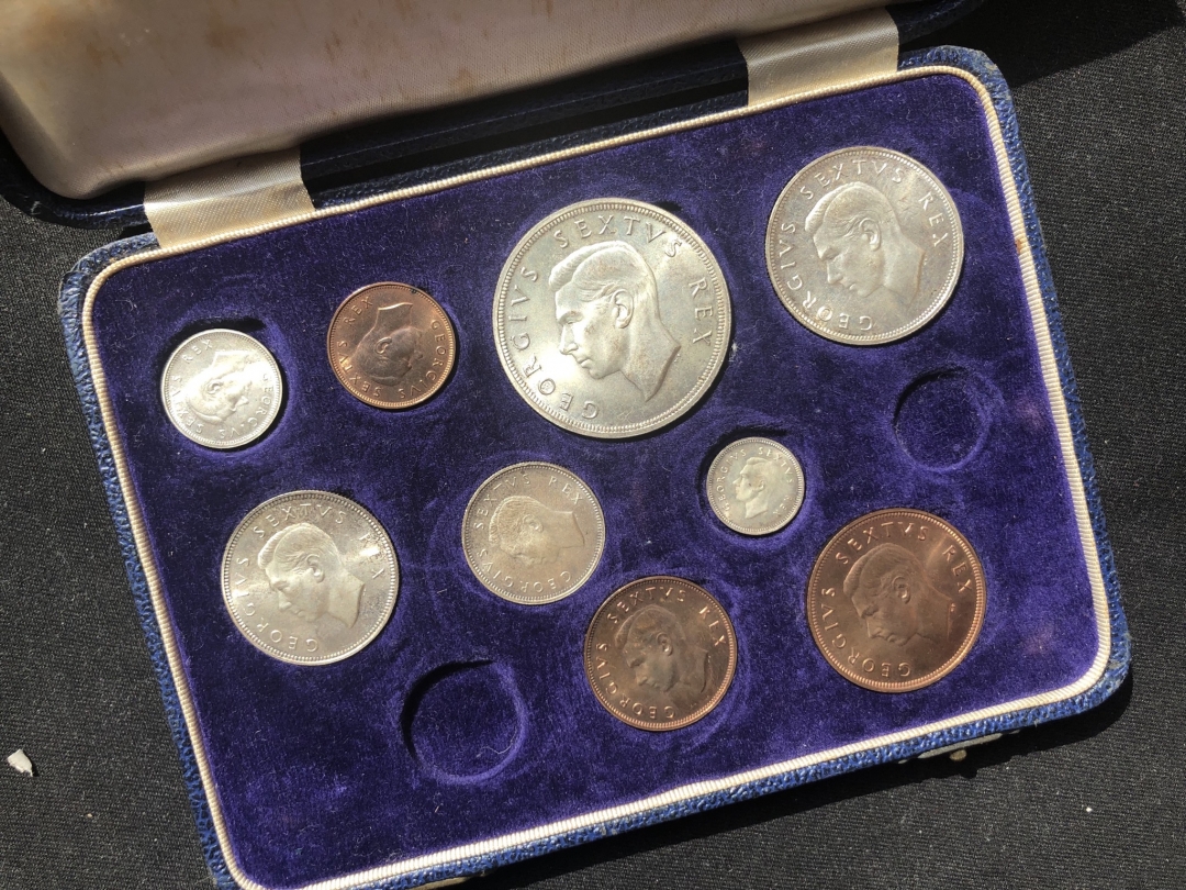 【币观天下】第六十期拍卖 【南非】1952年发现开普敦9枚币套装【带盒】