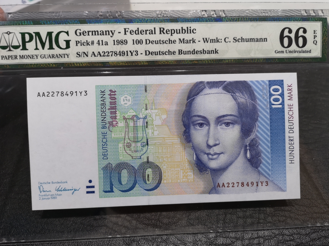 《外钞收藏家》第六十五期拍卖 1989年100马克 克拉拉美女 pmg66 AA冠