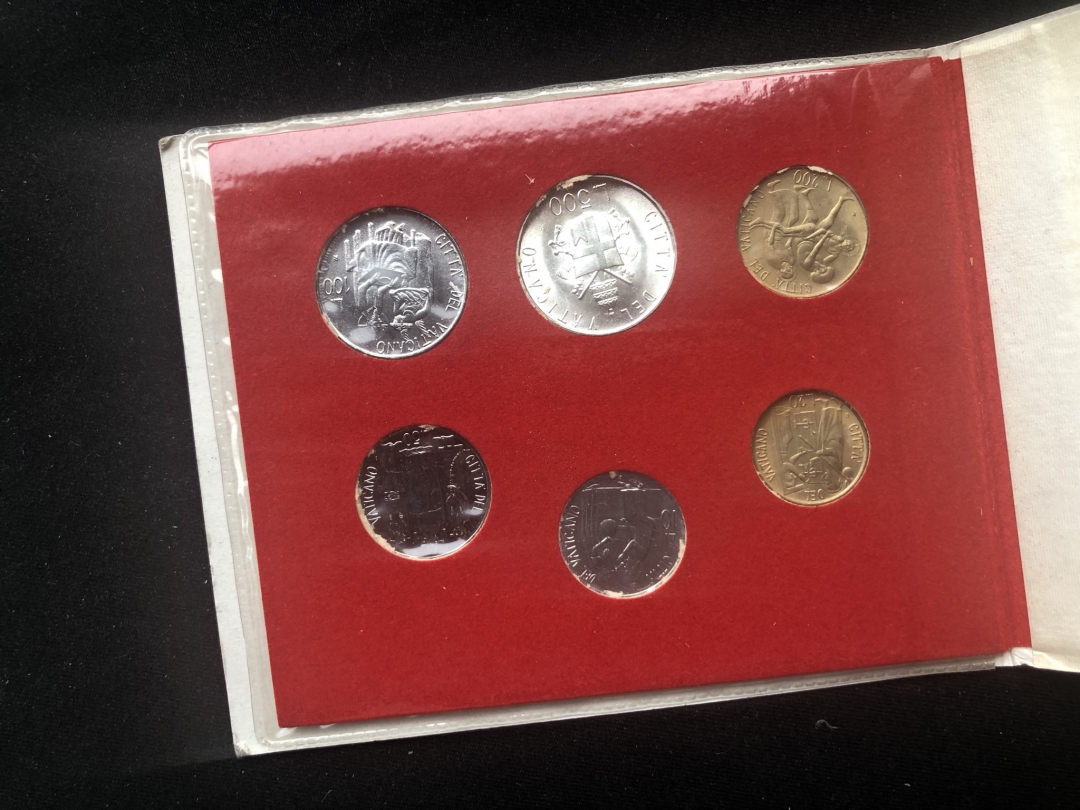 【币观天下】第六十一期拍卖 【梵蒂冈】6枚币册子一本【包含银币一枚】