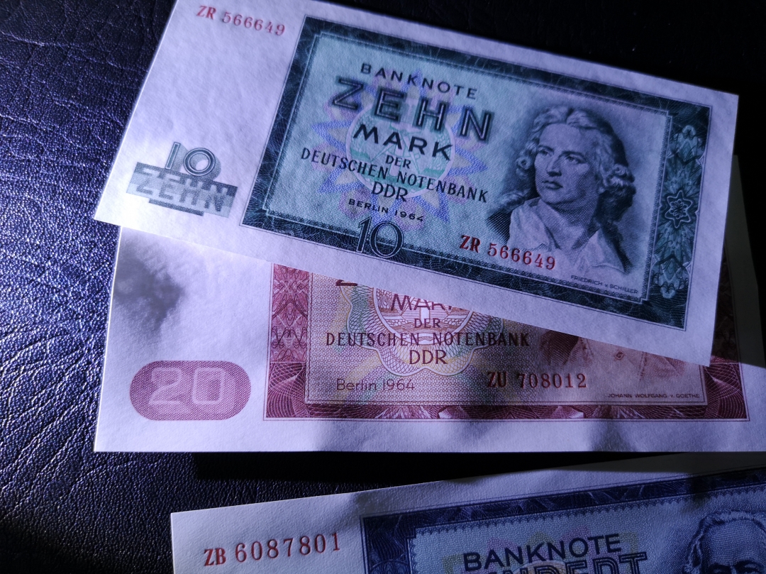 《外钞收藏家》第六十五期拍卖 东德1964年版10-100马克 都是补号 全新unc