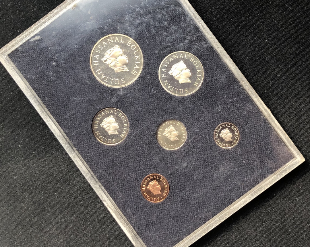 【币观天下】第六十一期拍卖 【文莱】1979精制套币一套【含1元大炮】