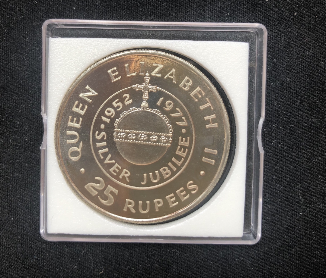 【币观天下】第六十二期拍卖 【塞舌尔】1977年女王登基25年纪念25卢比精制克朗银币