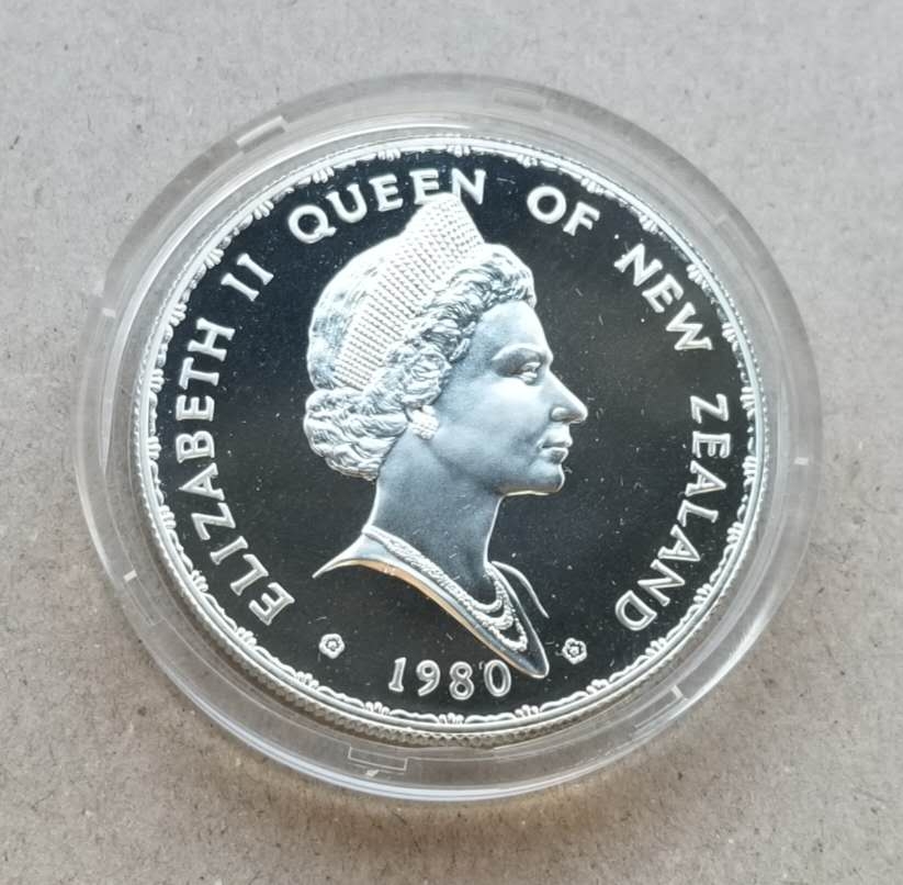 【币观天下】第六十三期拍卖 【新西兰】1980年长尾鸟28克精制大银币