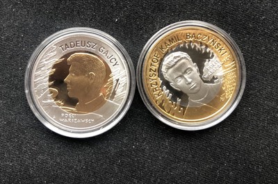 【币观天下】第六十三期拍卖 - 【波兰】2009年华沙起义65周年10兹罗提双色镶嵌镀金银币【2枚一套】