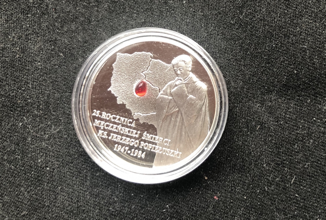 【币观天下】第六十四期拍卖 【波兰】2009年神父jerzy popieluszko逝世25周年 镶嵌银