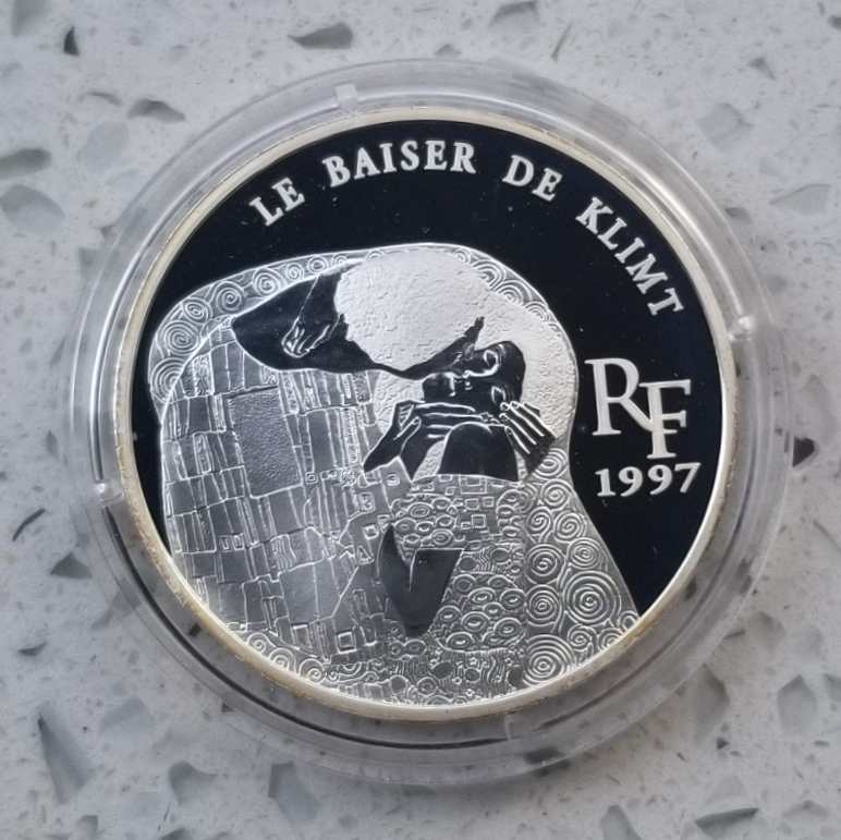 【币观天下】第六十四期拍卖 【法国】1997年博物馆珍藏“克林姆特的吻”22克精制银币。
