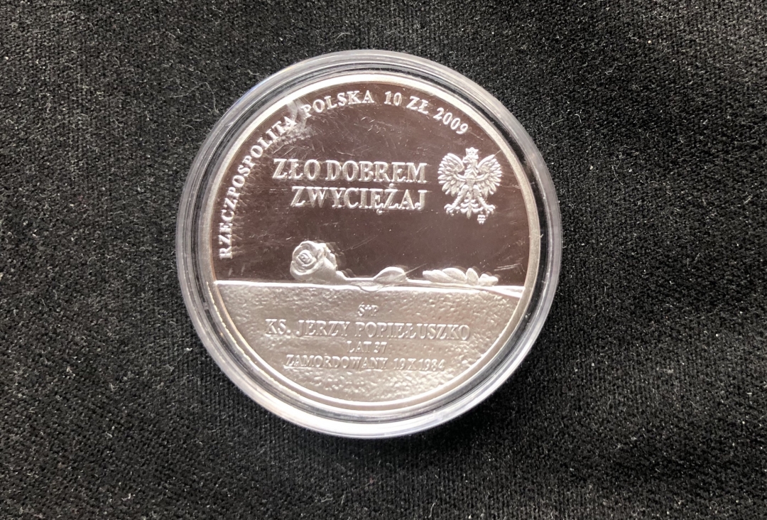 【币观天下】第六十四期拍卖 【波兰】2009年神父jerzy popieluszko逝世25周年 镶嵌银