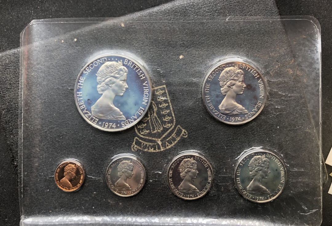 【币观天下】第六十四期拍卖 【维尔京】1974年带盒套币一套