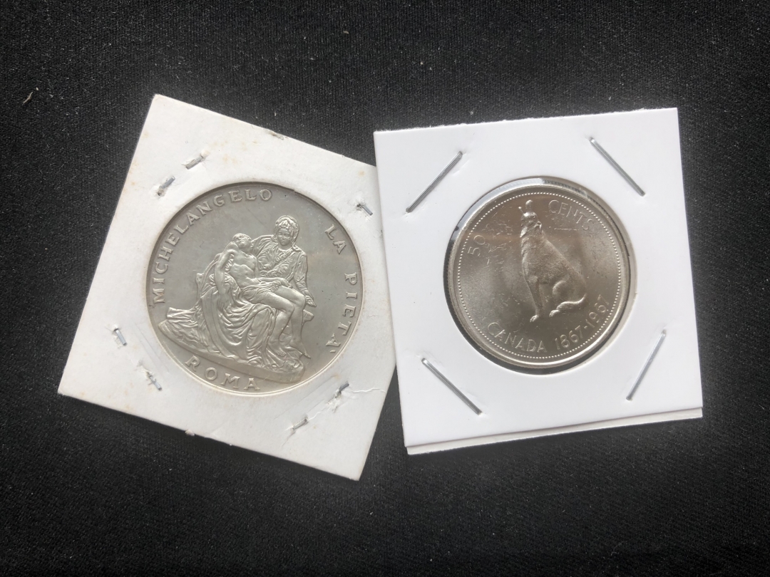 【币观天下】第六十五期拍卖 【梵蒂冈+加拿大】梵蒂冈圣母怜子章+加拿大狼银币