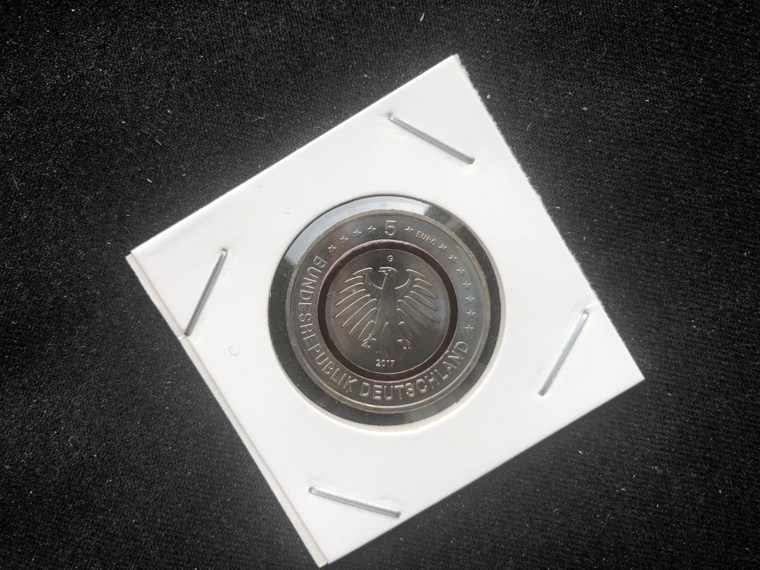 【币观天下】第六十五期拍卖 【德国】2017年地球气候带(1)热带气候区红色镶嵌普制纪念币【G厂】