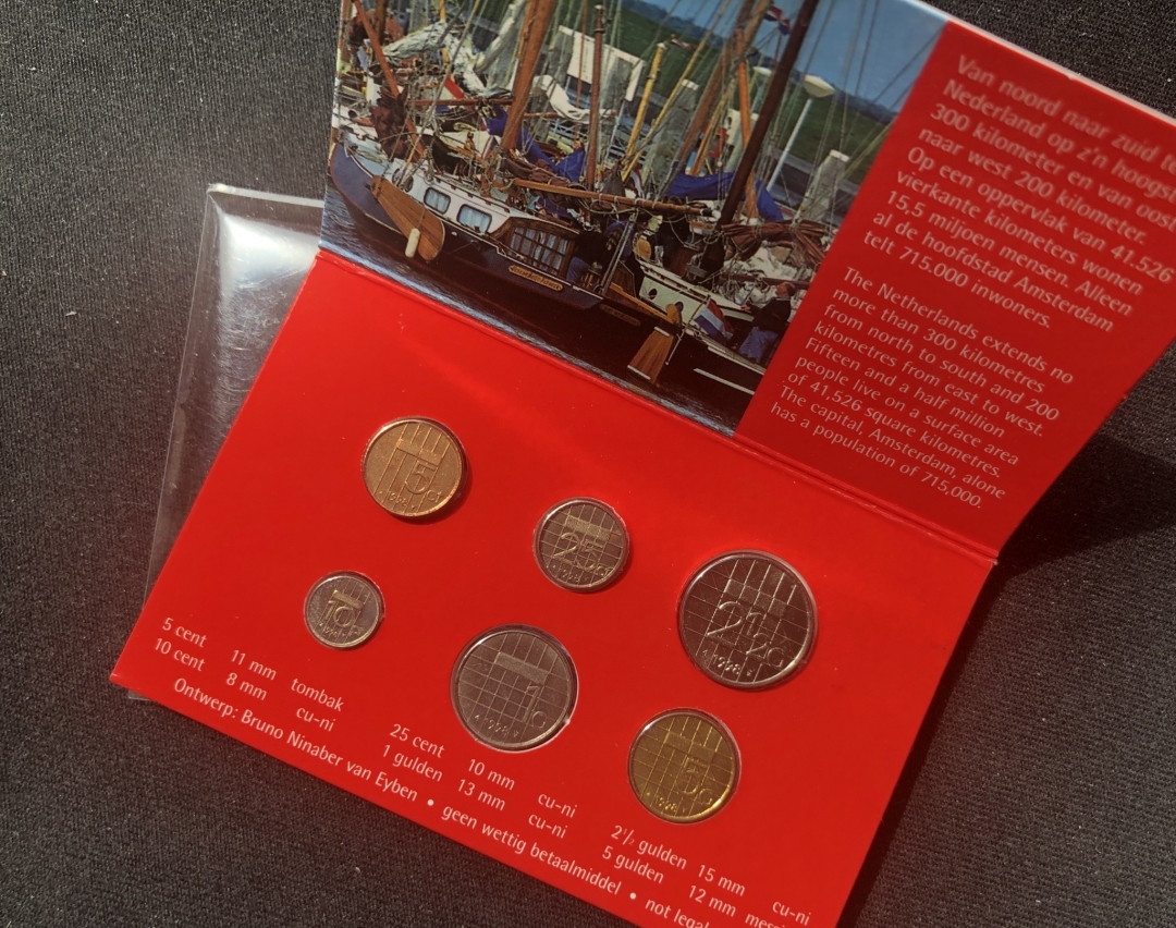 【币观天下】第六十五期拍卖 【荷兰】1998年迷你币两套，每套6枚