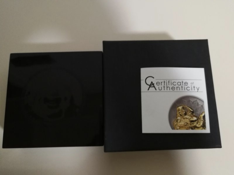 【币观天下】第六十五期拍卖 【帕劳】2018年2盎司弥勒佛卧佛高浮雕精制镀金黑色银币【ngc70】