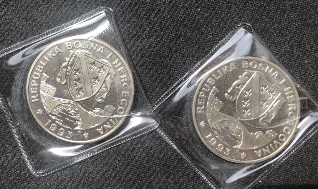 【币观天下】第六十五期拍卖 【波黑】1993年恐龙币两枚【有氧化】