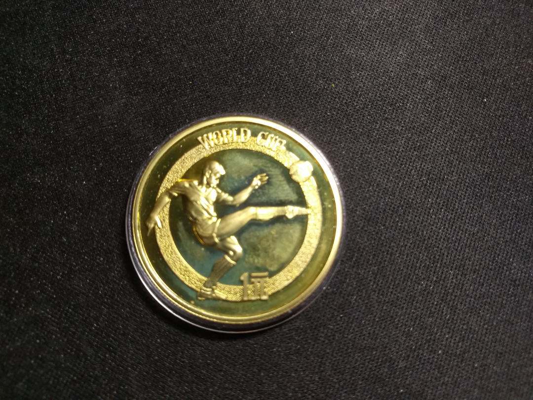 【鲸贝乐淘】千字歌·第秋号拍卖 【中国纪念币】1982年精制铜足球，品相如图