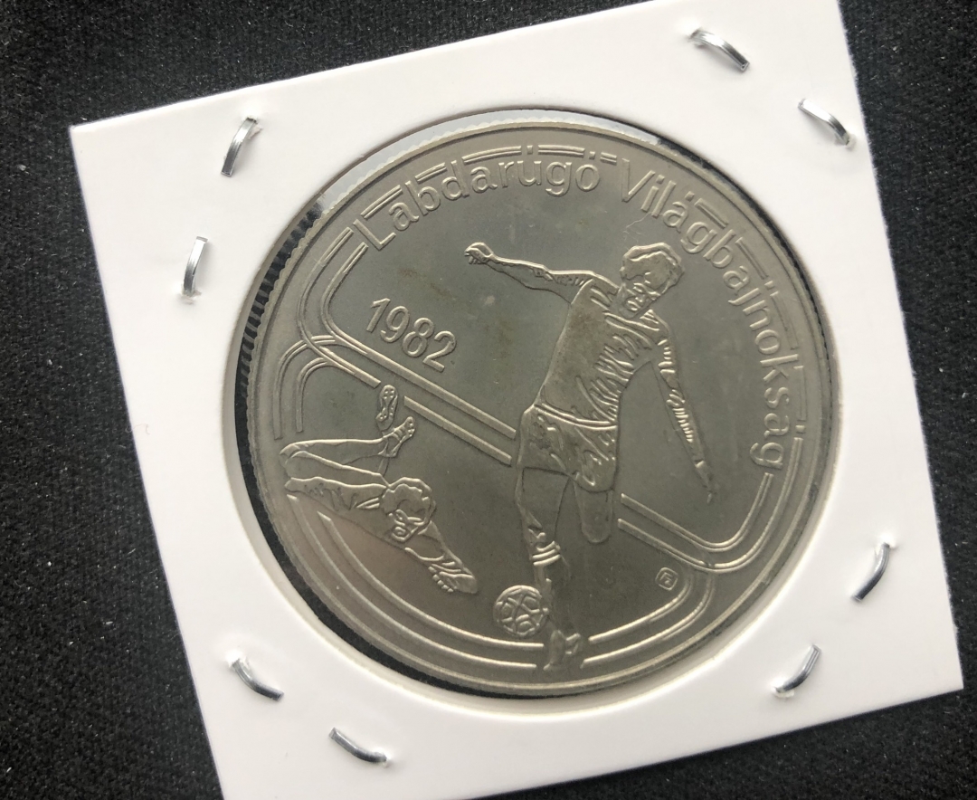 【币观天下第六十六期拍卖】 【不丹+匈牙利+百慕大】1966不丹国王镍币+匈牙利足球镍币+百慕大火车开通镍币三枚