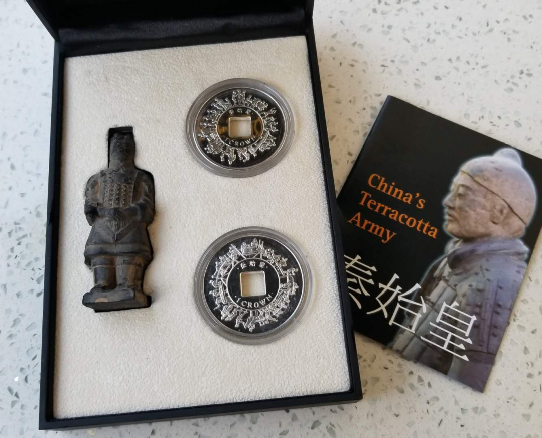 【随心拍】现代金银币拍卖第十七期 马恩岛2009年秦始皇兵马俑纪念银币一套，方孔古钱式1盎司银币两枚