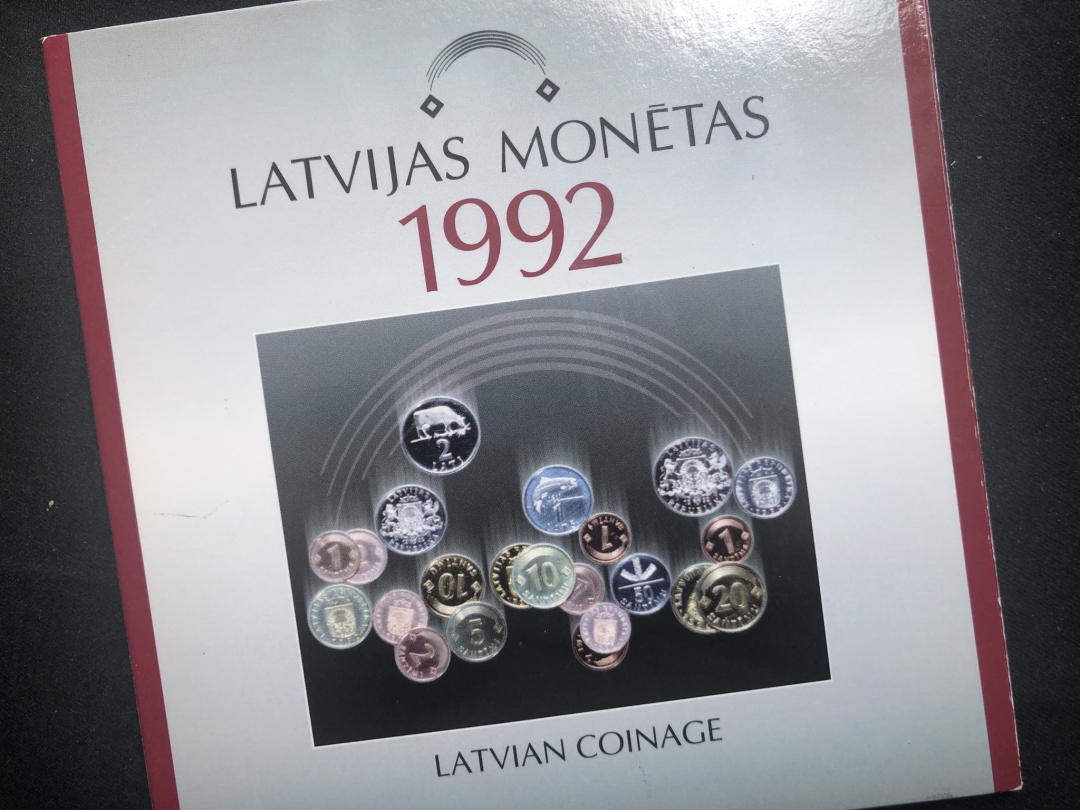 【币观天下】第六十九场拍卖 【拉脱维亚】1992年8枚币套装册子【普制】