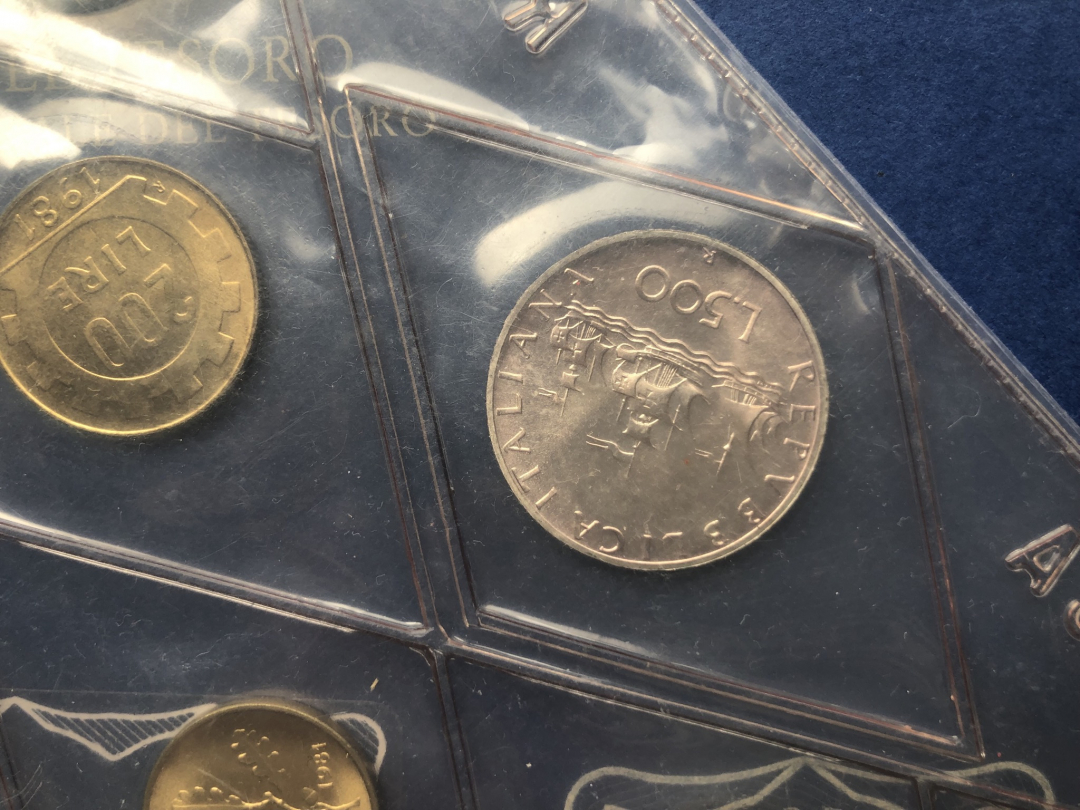 【币观天下】第六十九场拍卖 【意大利】1981年11枚套装【包装证书齐全】