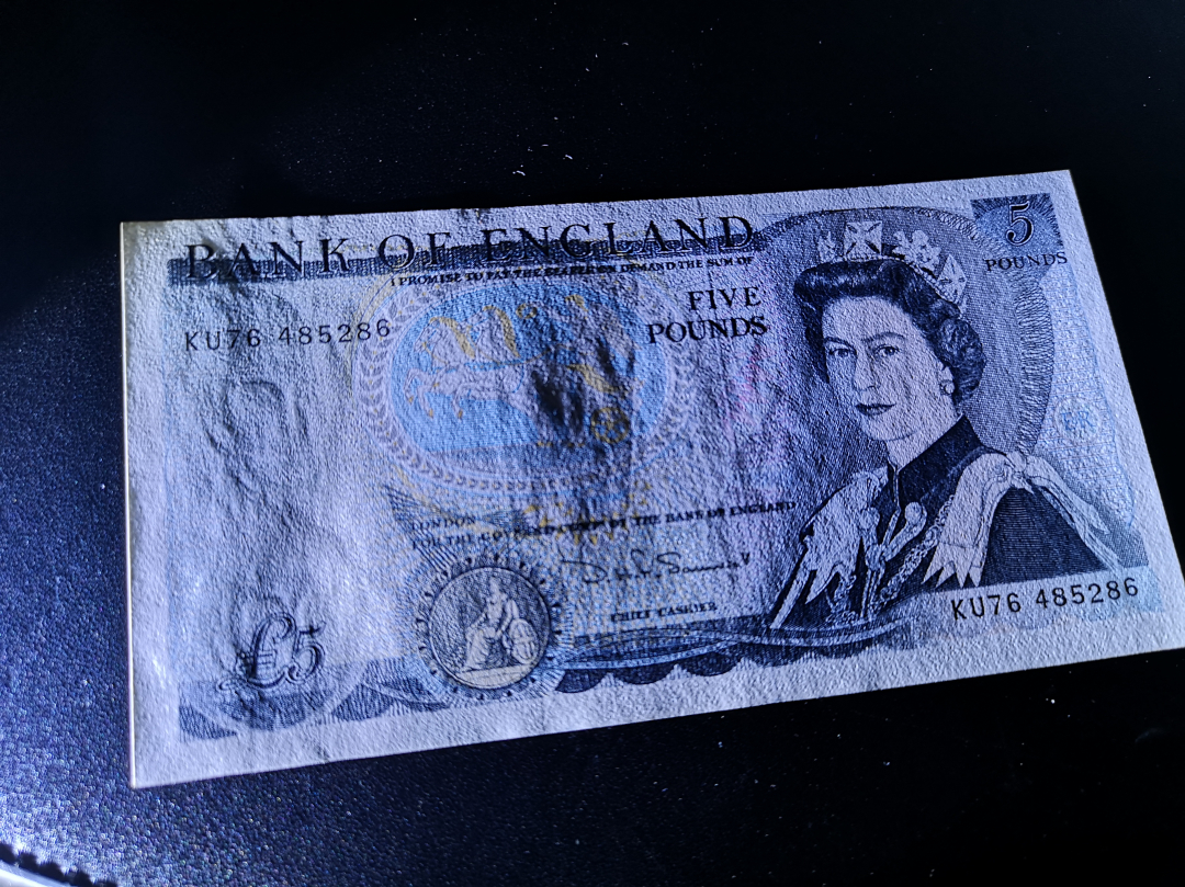 《外钞收藏家》第六十九期拍卖 英国D序列5镑 au品相