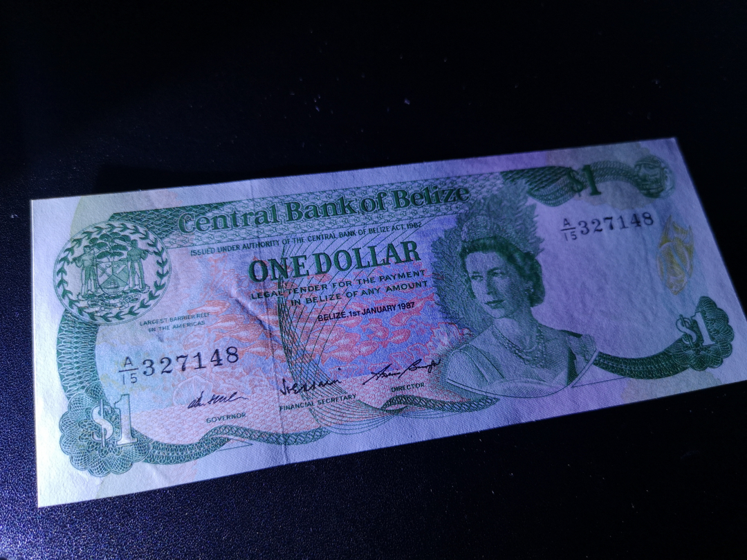 《外钞收藏家》第六十九期拍卖 伯利兹女王1元 unc