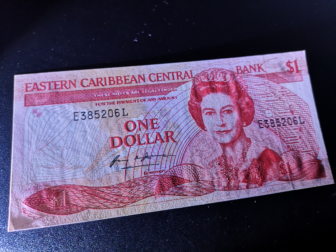 《外钞收藏家》第六十九期拍卖 东加勒比女王1元 unc