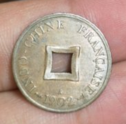 【鲸贝乐淘】千字文·第闰号拍卖 【印度支那】大法国之安南当二铜币，品相如图，有中文的外币，收藏好题材