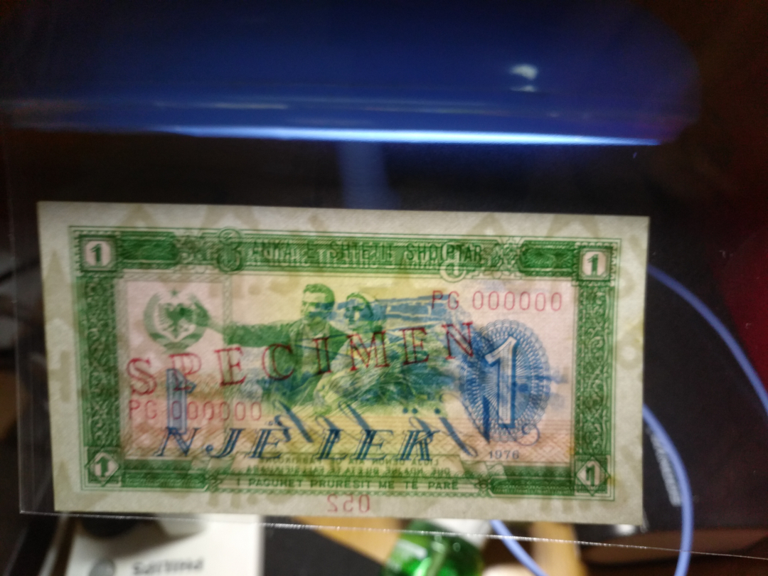 【鲸贝乐淘】千字文·第成号拍卖·上海钱币博览会专场 【中国代印】1976年阿尔巴尼亚1元全零票样，全新全品UNC, 稀少看编码最多999张，与同时期国内外汇券同种工艺