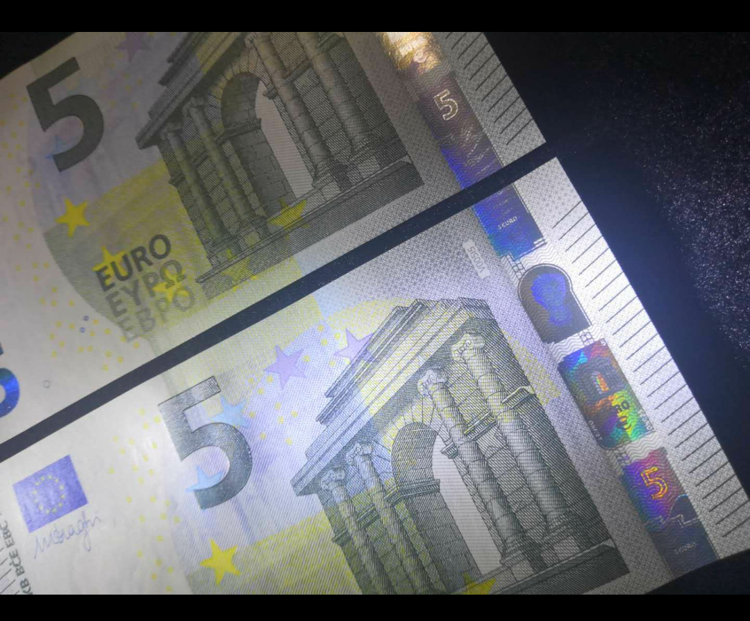 【鲸贝乐淘】千字文·第岁号拍卖 2013版3签。西班牙🇪🇸 V字冠。2张趣味号。834.843。。