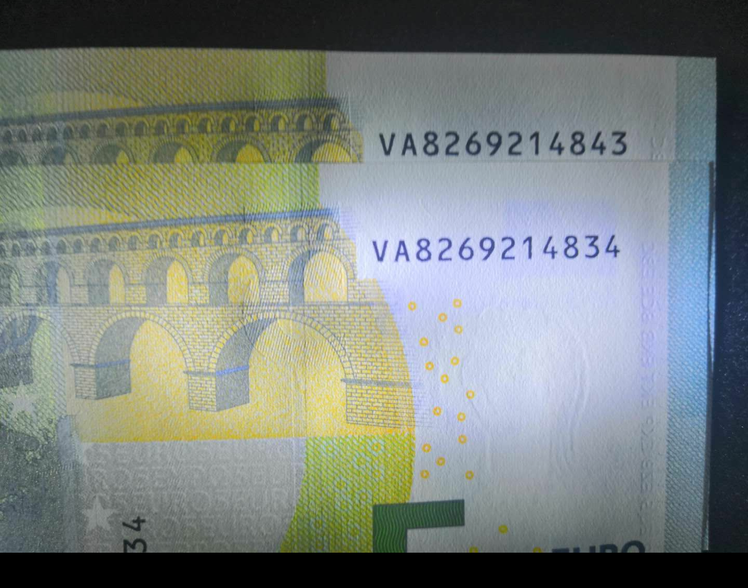 【鲸贝乐淘】千字文·第岁号拍卖 2013版3签。西班牙🇪🇸 V字冠。2张趣味号。834.843。。