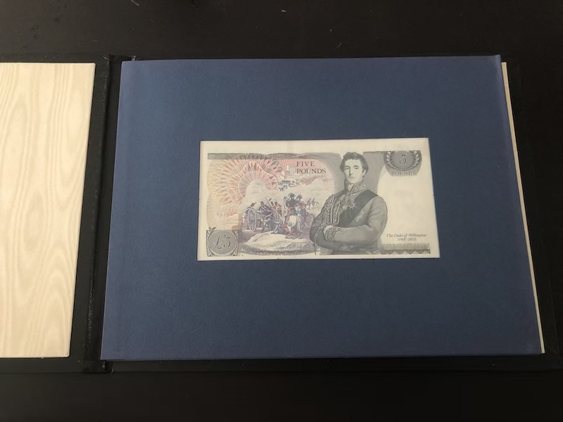 收藏联盟第八十九期拍卖 英国D5，D20同号册 UNC