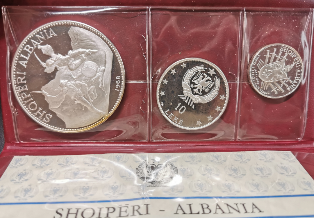 凡希社世界钱币微拍卖第九十一期 1968阿尔巴尼亚PS精铸三枚原装证书