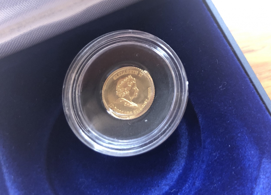 【币观天下】第七十三期拍卖 【斐济】2012年小海马金币【镶嵌珍珠】