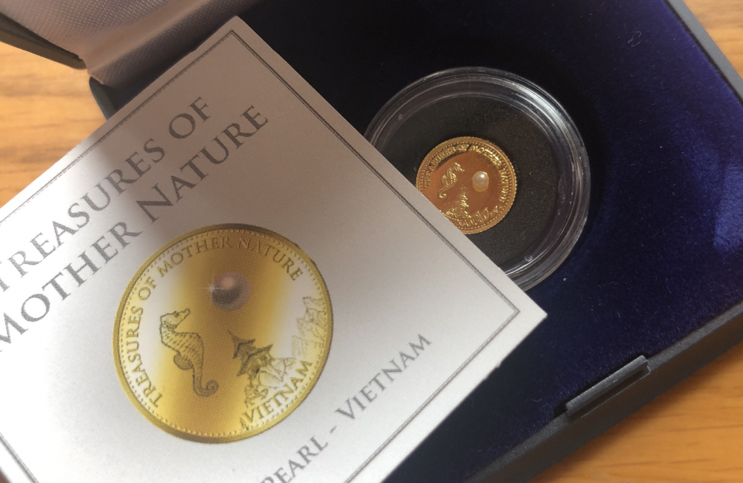 【币观天下】第七十三期拍卖 【斐济】2012年小海马金币【镶嵌珍珠】