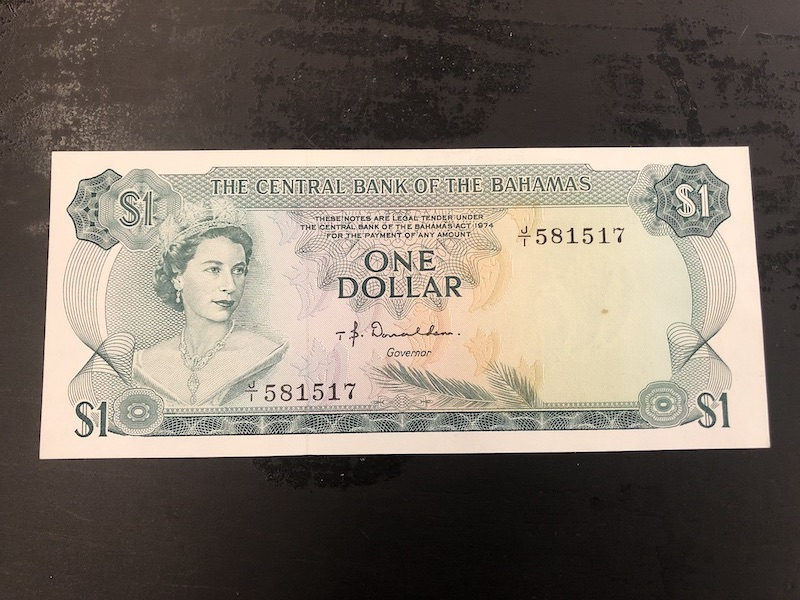 收藏联盟第九十期拍卖 巴哈马彩背版本1元 UNC 有一黄色纸胎