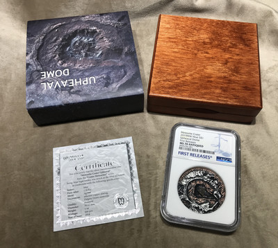 【随心拍&GetCoin】现代金银币拍卖第二十五期 纽埃2019年陨石坑系列美国隆起圆丘镶陨石纪念银币NGC70