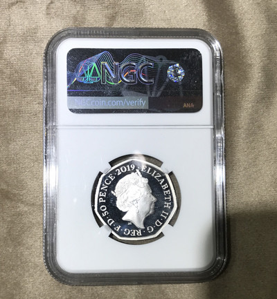 【随心拍&GetCoin】现代金银币拍卖第二十五期 英国2019年霍金黑洞50便士加厚精制纪念银币NGC70