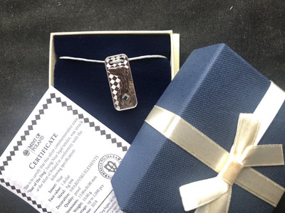 【随心拍&GetCoin】现代金银币拍卖第二十五期 【纽埃】纽埃2018年1新西兰元，中国狗年生肖 浮雕 镶嵌施华洛世奇水晶 长方形 吊坠精制银币