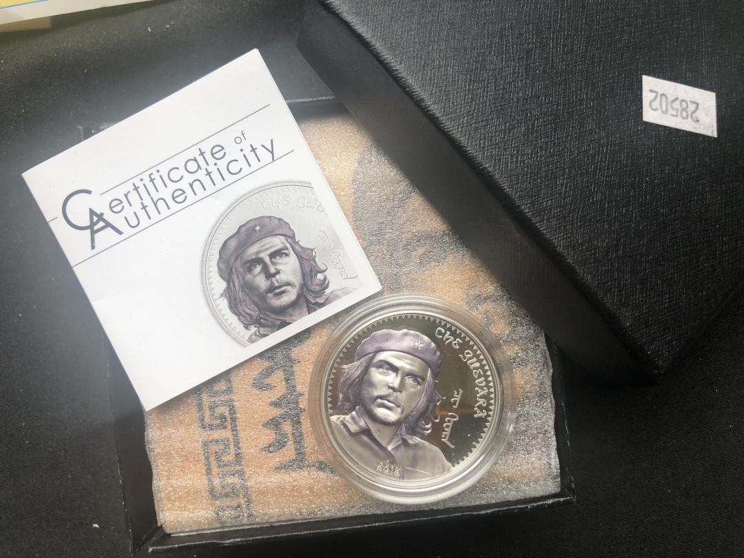 【币观天下】第七十五期拍卖 【蒙古】革命领袖切格瓦拉高浮雕银币【1oz】